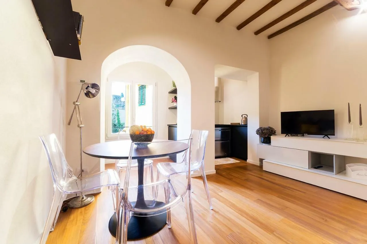 Daire San Niccolo Hidden Gem Suite Floransa